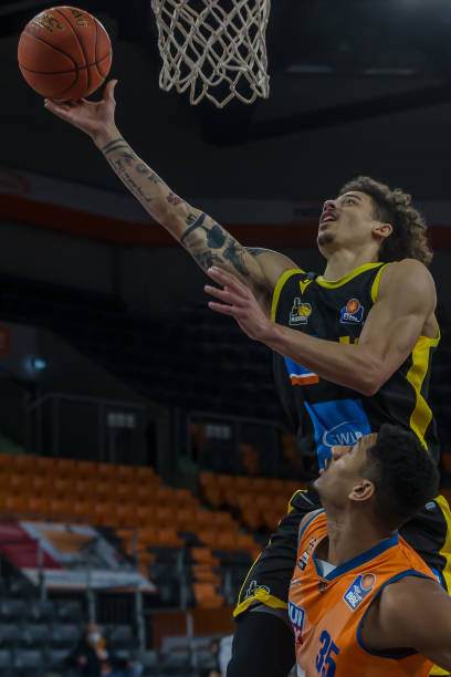 劳塔罗以实 劳塔罗以实