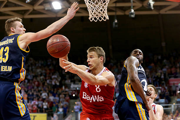 评论认为 评论认为